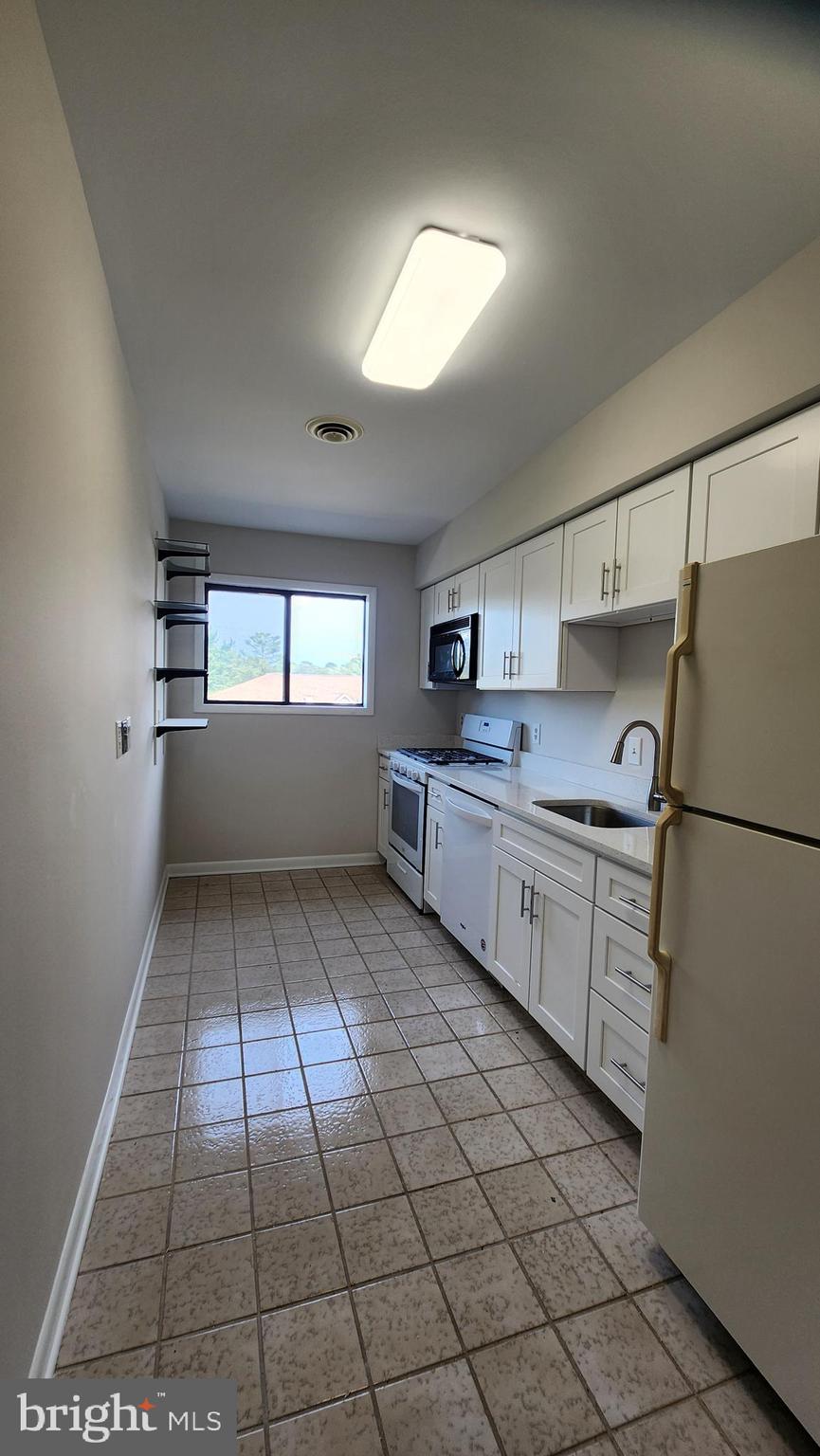 202 Skyhill Road, Unit 7 Alexandria, VA 22314 - Photo 5 of 15