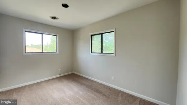 $2,200 | 202 Skyhill Road, Unit 7, Alexandria, VA 22314