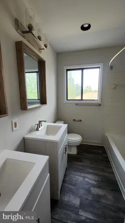 $2,200 | 202 Skyhill Road, Unit 7, Alexandria, VA 22314