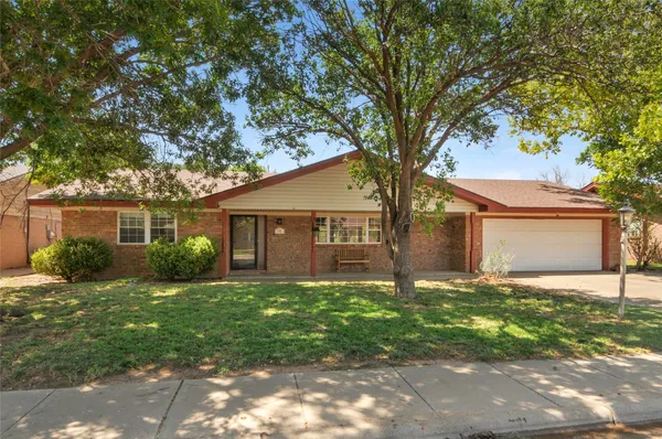 $249,000 | 120 Cherokee Drive, Hereford, TX 79045