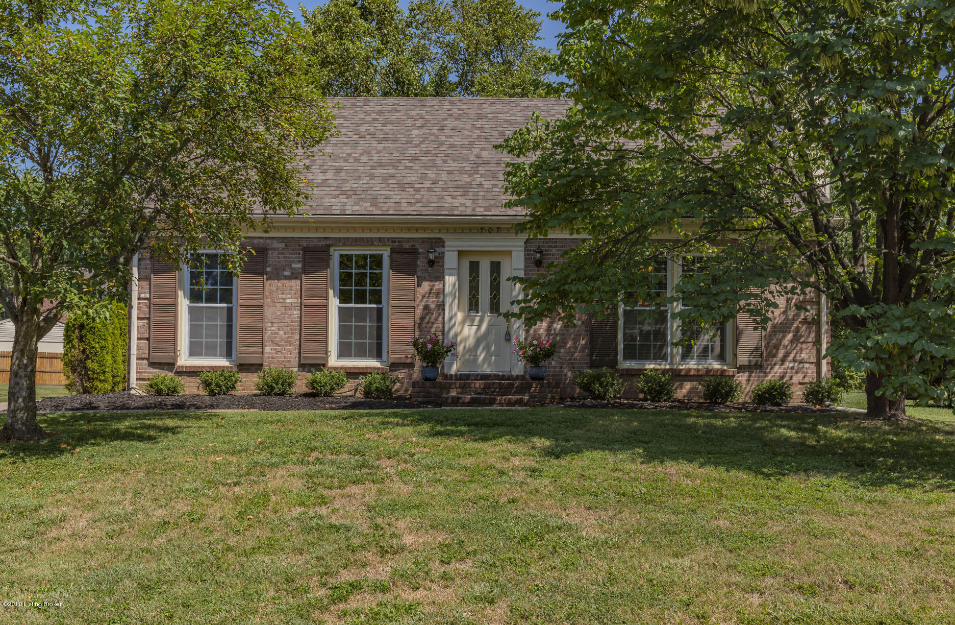 707 Stivers Road Louisville, KY 40207 - Photo 2 of 33 707-Stivers-Rd-002