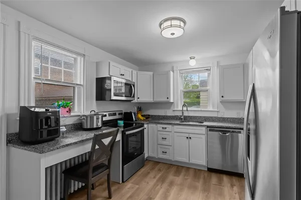 $2,750 | 44 Bedlow Avenue, Newport, RI 02840