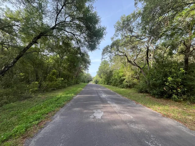 a view of street view with outdoor space