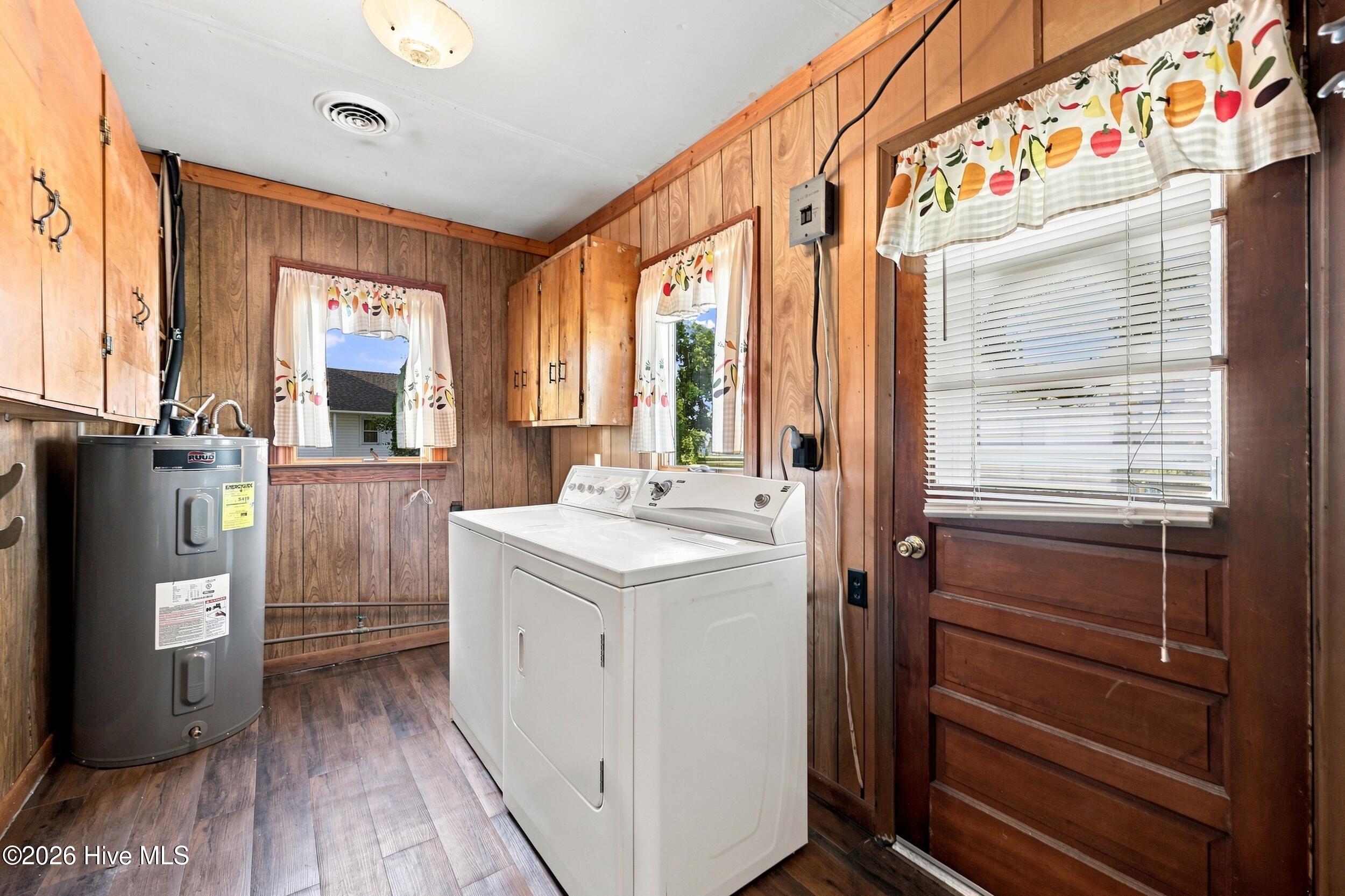 507 Narrow Shore Road Aydlett, NC 27916 - Photo 12 of 39 507 Utility room new