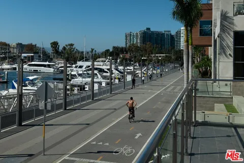 $1,150,000 | 4080 Glencoe Avenue, Unit 220, Marina del Rey, CA 90292