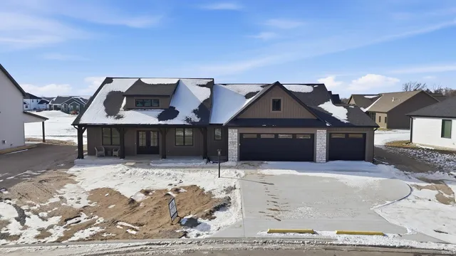 $665,000 | 17861 Monza Pass, Huntertown, IN 46748