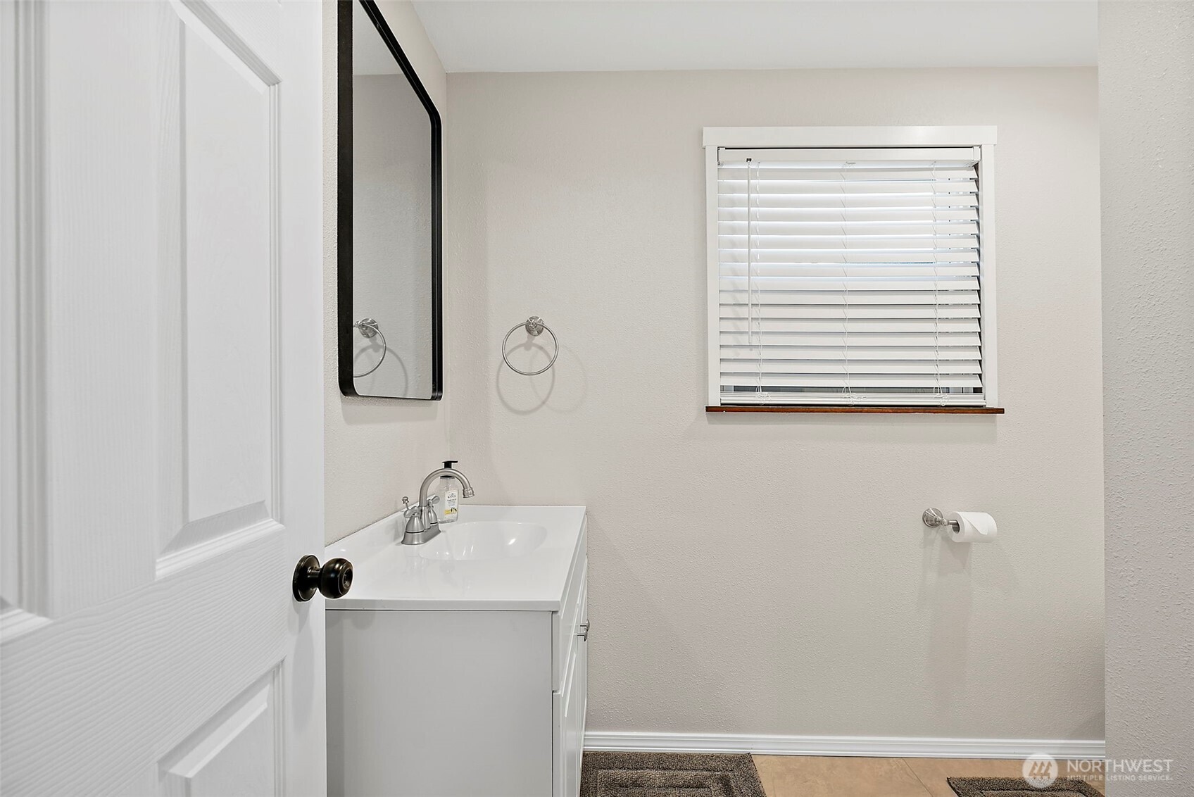 30022 6th Avenue Southwest Federal Way, WA 98023 - Photo 17 of 40