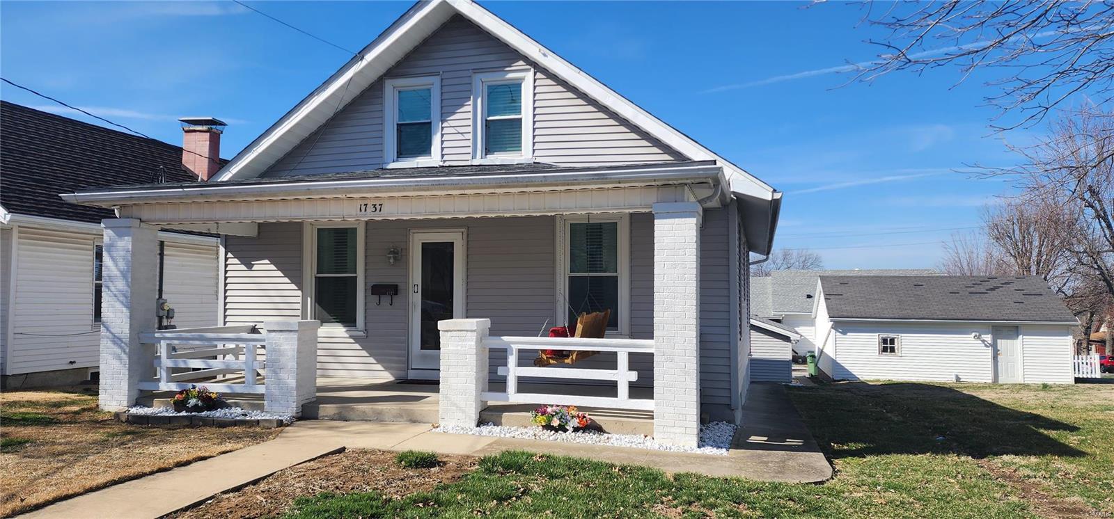 1737 Swanwick Street, Chester, IL 62233 Compass