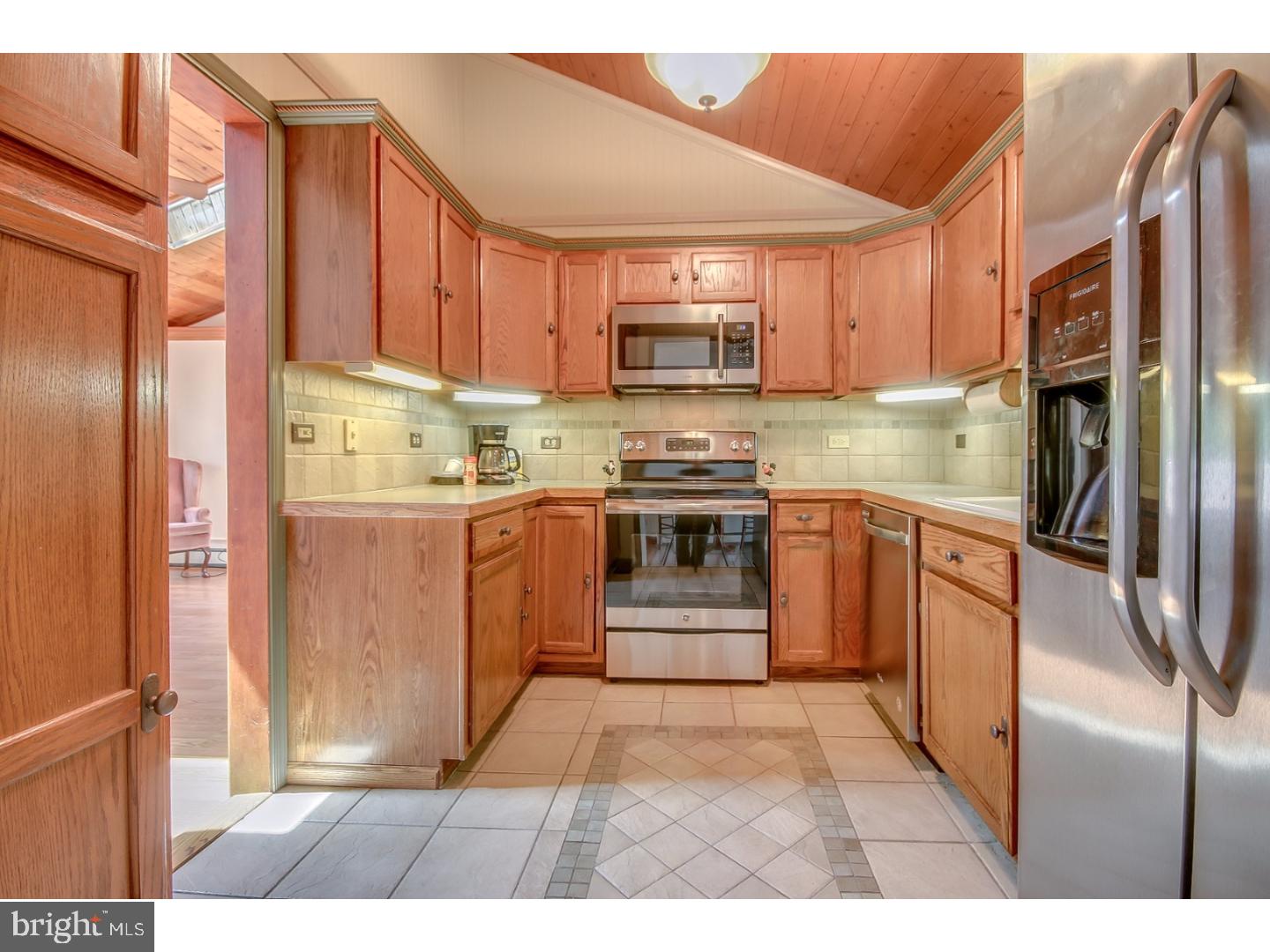 609 Fourth Avenue Croydon, PA 19021 - Photo 3 of 23 Gallery Image 3
