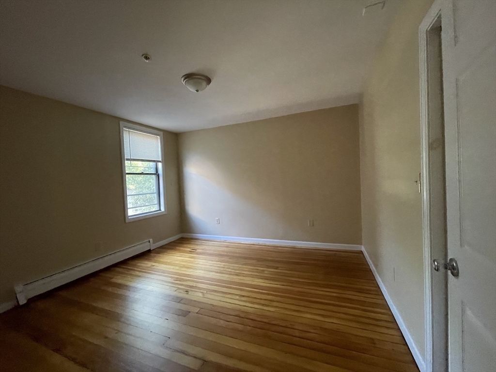 290-292 Chestnut Street, Unit 3 Lynn, MA 01902 - Photo 3 of 5