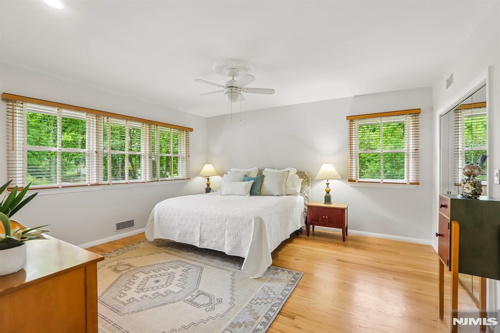 95 Yantacaw Brook Road Montclair, NJ 07043 - Photo 19 of 48