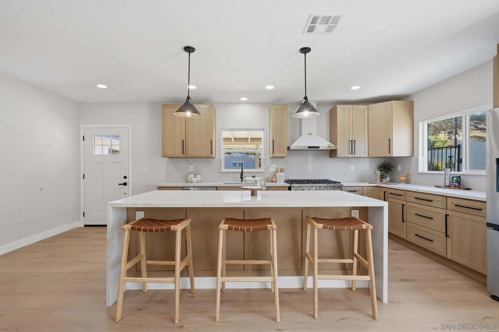 14212 Tobiasson Road Poway, CA 92064 - Photo 5 of 47