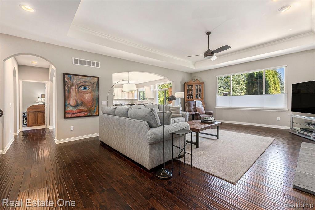 1057 Pembroke Court Rochester Hills, MI 48307 - Photo 5 of 25