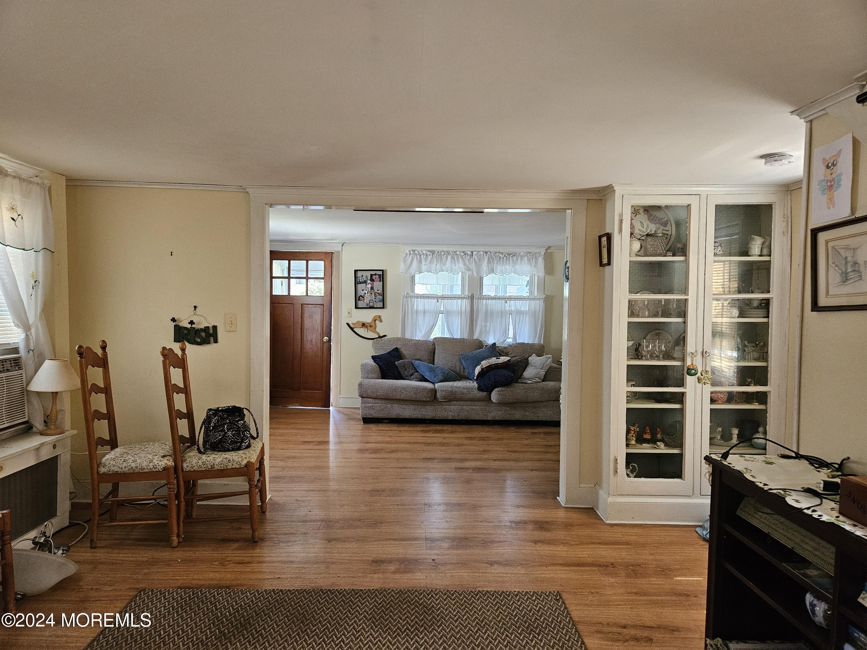 14 Short Street Keyport, NJ 07735 - Photo 7 of 22 Livingroom/Diningroom