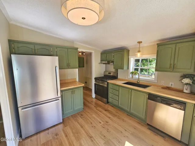 $210,000 | 21 Ted Wells Road, Chester, NY 12853