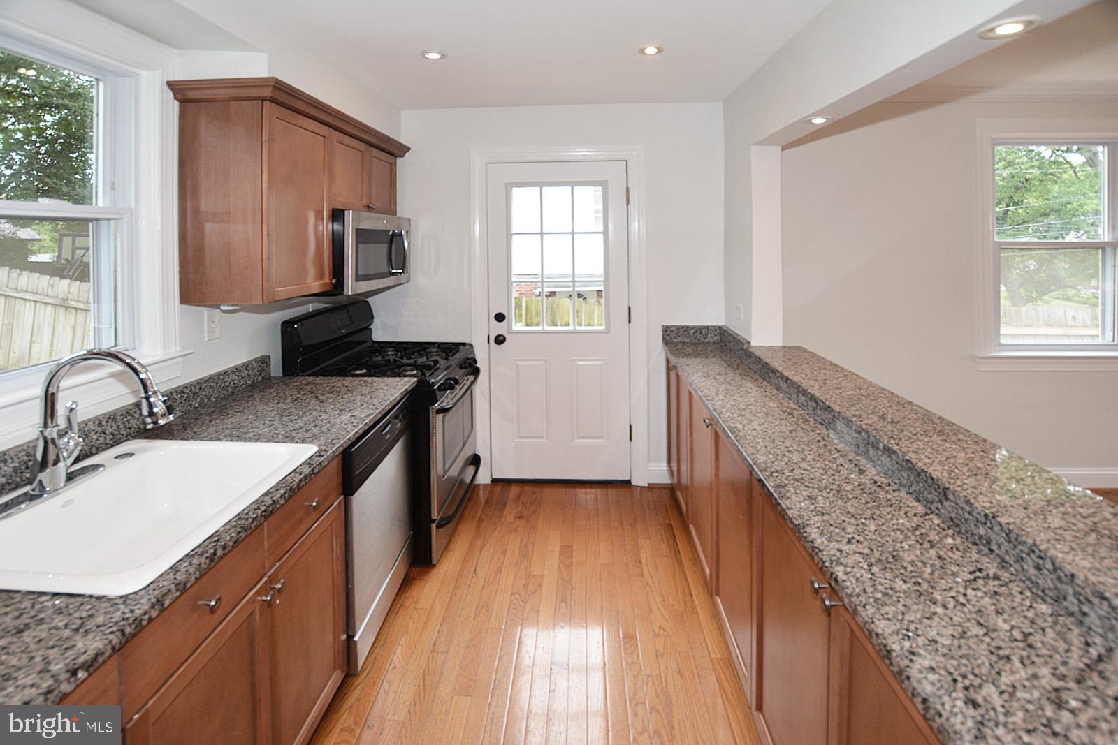 2405 Churchill Road Silver Spring, MD 20902 - Photo 6 of 31 Gallery Image 6