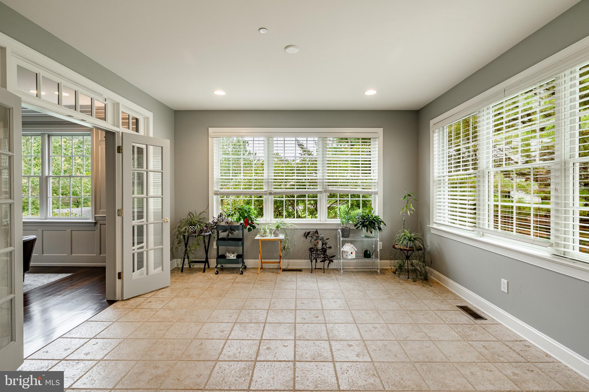 1048 Whitegate Road Wayne, PA 19087 - Photo 29 of 74