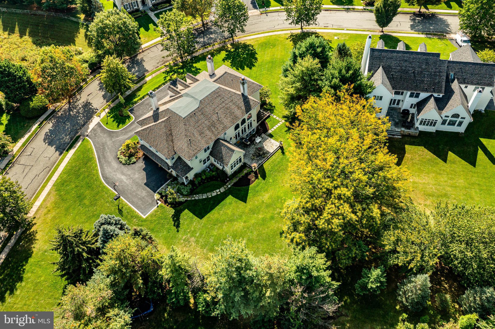 1048 Whitegate Road Wayne, PA 19087 - Photo 10 of 74