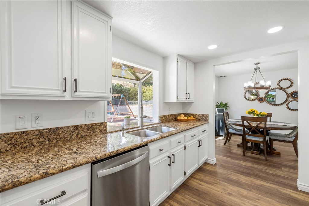 28235 Royal Road Castaic, CA 91384 - Photo 9 of 37