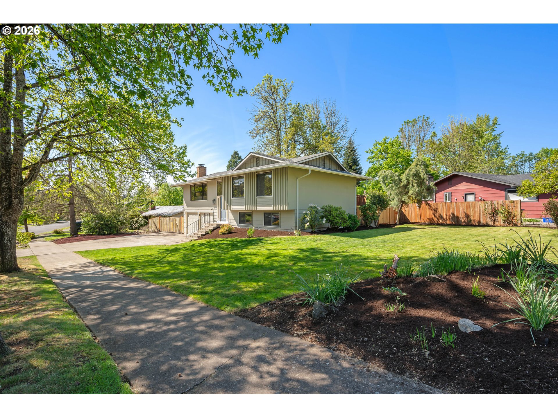3665 Thames Street Eugene, OR 97405 - Photo 2 of 38
