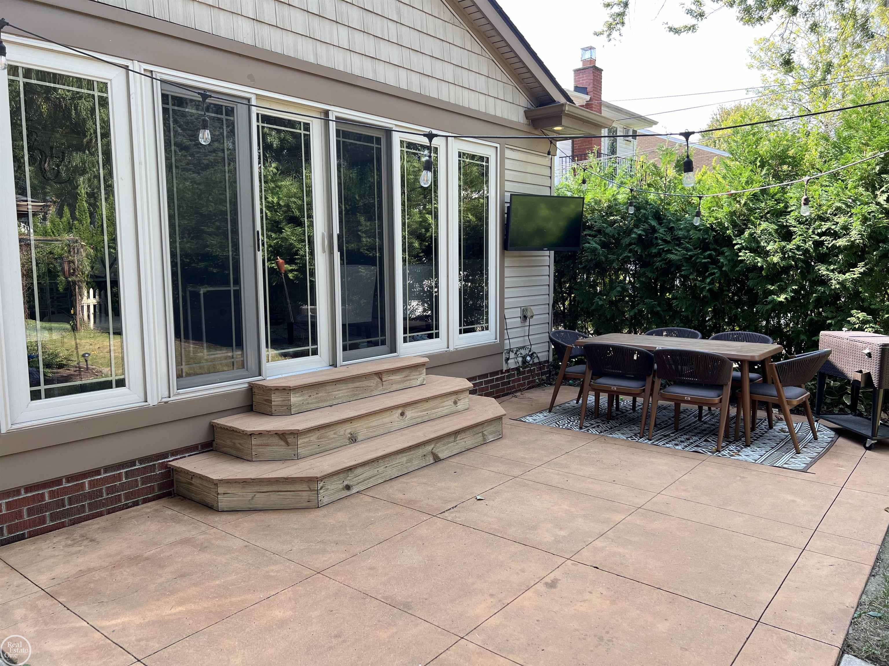 1870 Prestwick Road Grosse Pointe Woods, MI 48236 - Photo 51 of 66