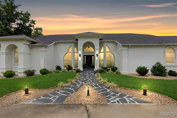 $879,900 | 237 Kensington Lane, Cape Girardeau, MO 63701