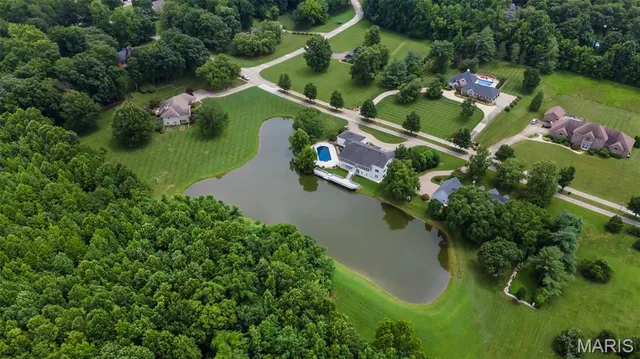 $899,999 | 237 Kensington Lane, Cape Girardeau, MO 63701