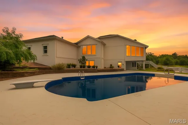 $899,999 | 237 Kensington Lane, Cape Girardeau, MO 63701