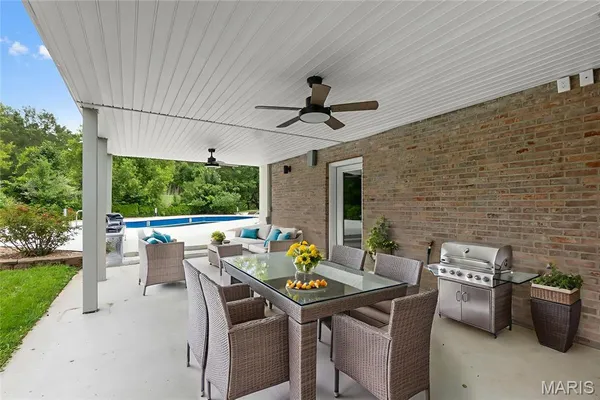 $879,900 | 237 Kensington Lane, Cape Girardeau, MO 63701