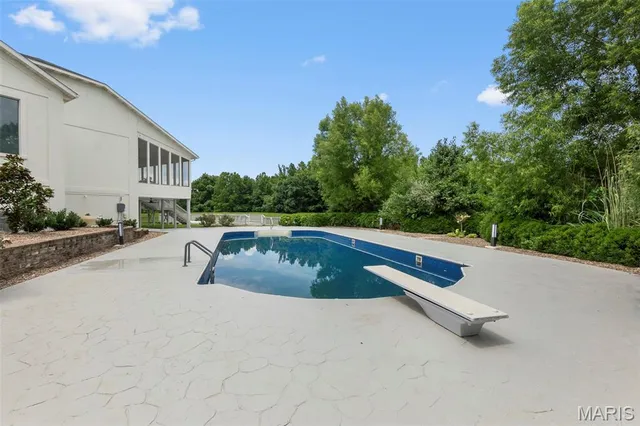 $899,999 | 237 Kensington Lane, Cape Girardeau, MO 63701