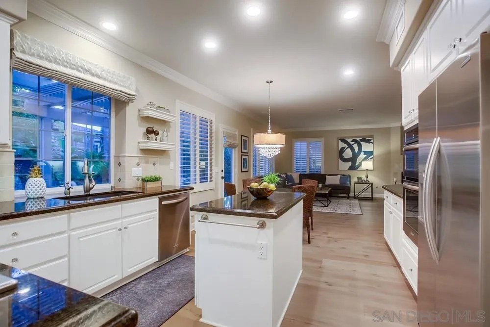 1065 Goldeneye View Carlsbad, CA 92011 - Photo 7 of 30 Gallery Image 7