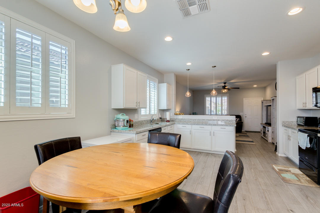 11533 West Boca Raton Road El Mirage, AZ 85335 - Photo 15 of 37 Dining