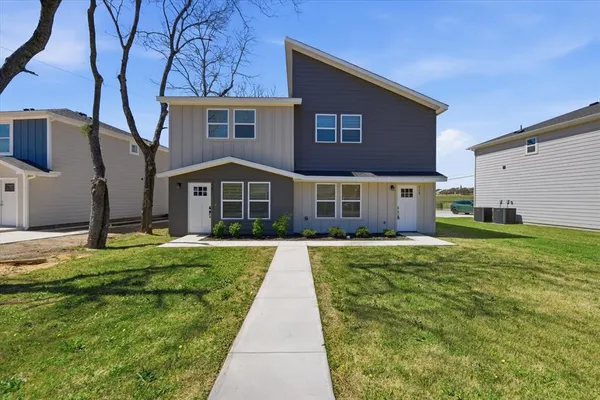 $2,000 | 933 River Road, Fort Worth, TX 76114
