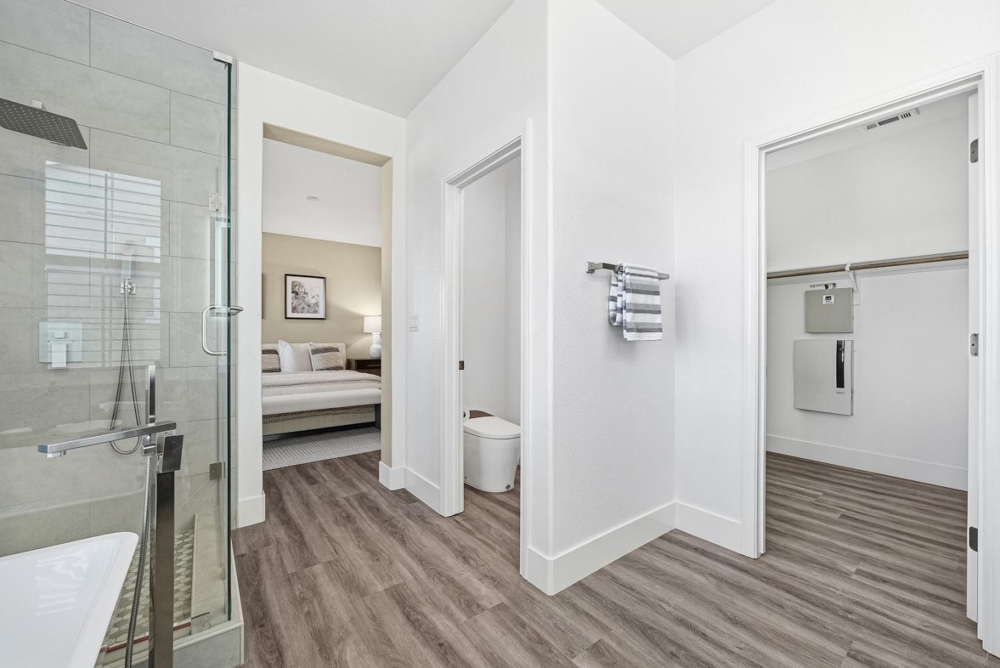 806 Mornington Court San Ramon, CA 94582 - Photo 34 of 58 a view of a bathroom from the hallway