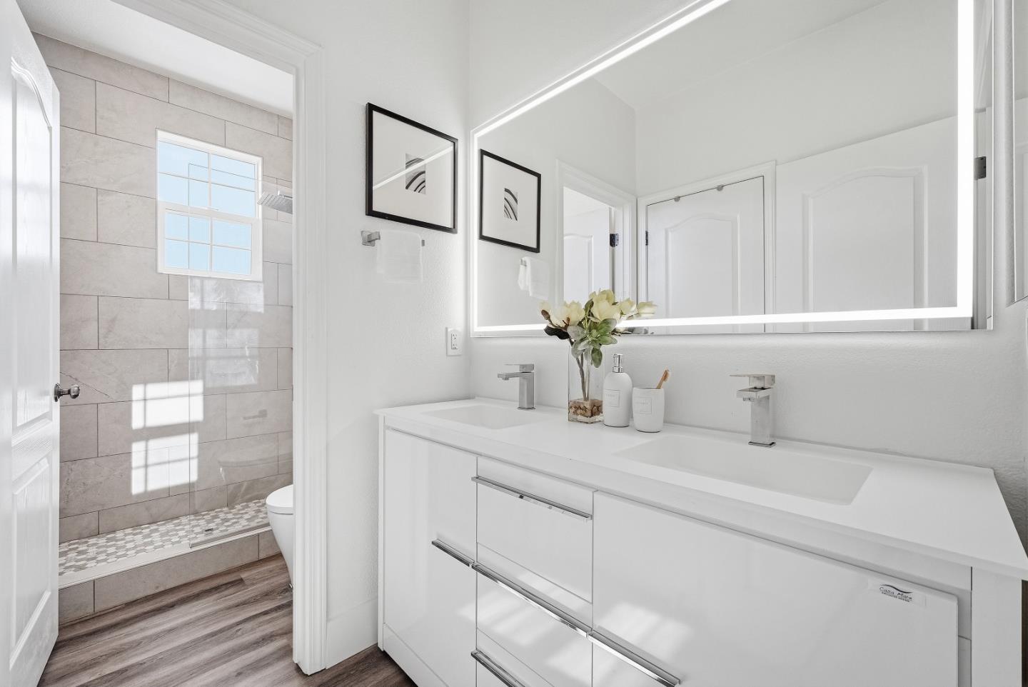 806 Mornington Court San Ramon, CA 94582 - Photo 43 of 58 a bathroom with a sink and a mirror