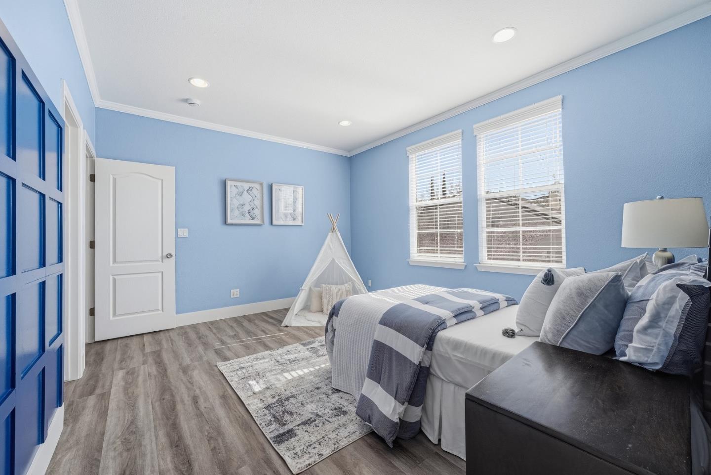 806 Mornington Court San Ramon, CA 94582 - Photo 46 of 58 a bed room with a bed and a window