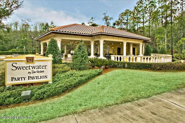 $285,000 | 8659 Little Swift Circle, Unit 27E, Jacksonville, FL 32256