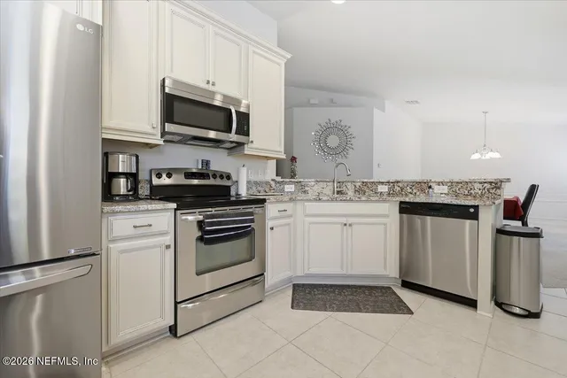 $285,000 | 8659 Little Swift Circle, Unit 27E, Jacksonville, FL 32256