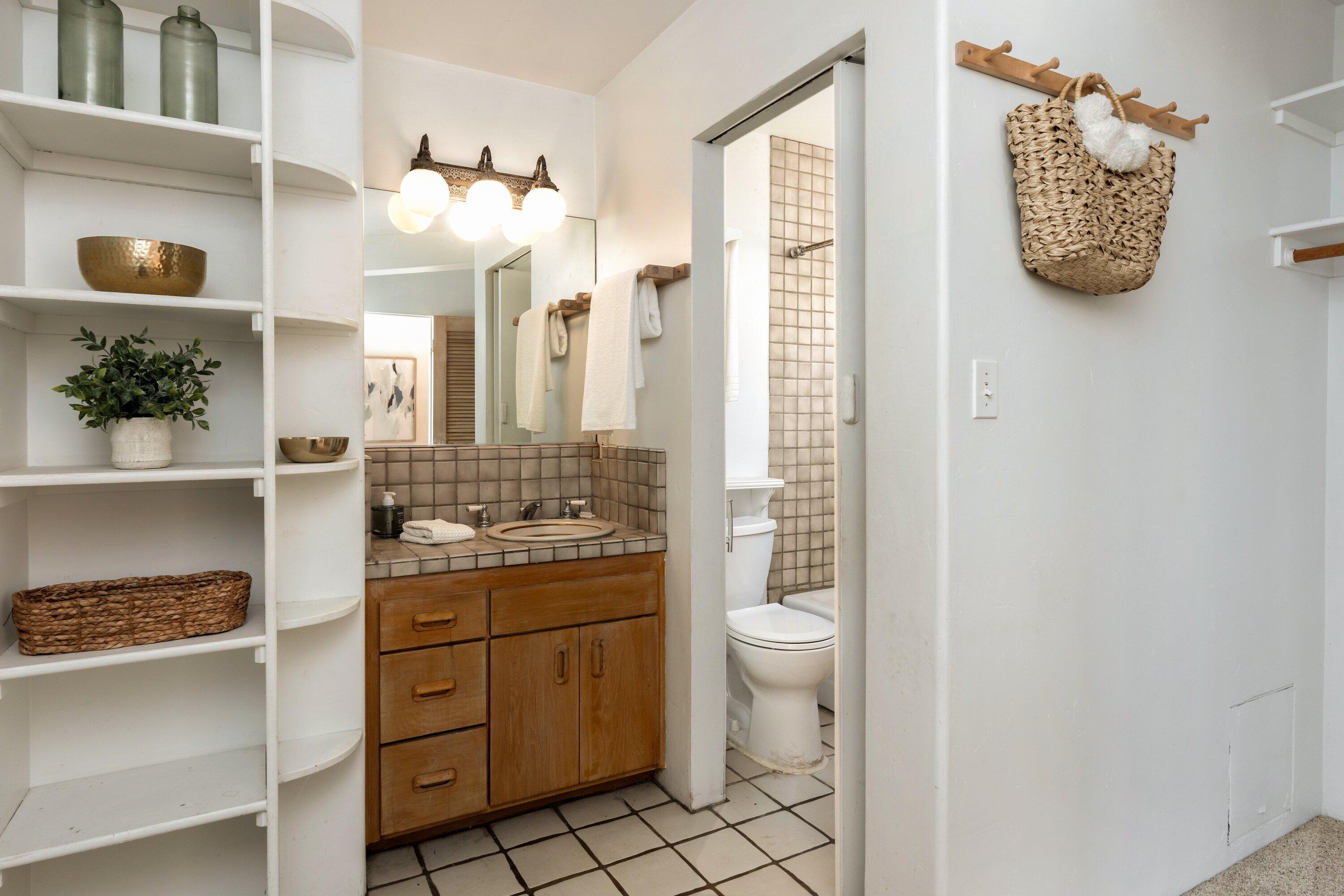 2745 Torito Road Santa Barbara, CA 93108 - Photo 20 of 23 Guest House Bathroom
