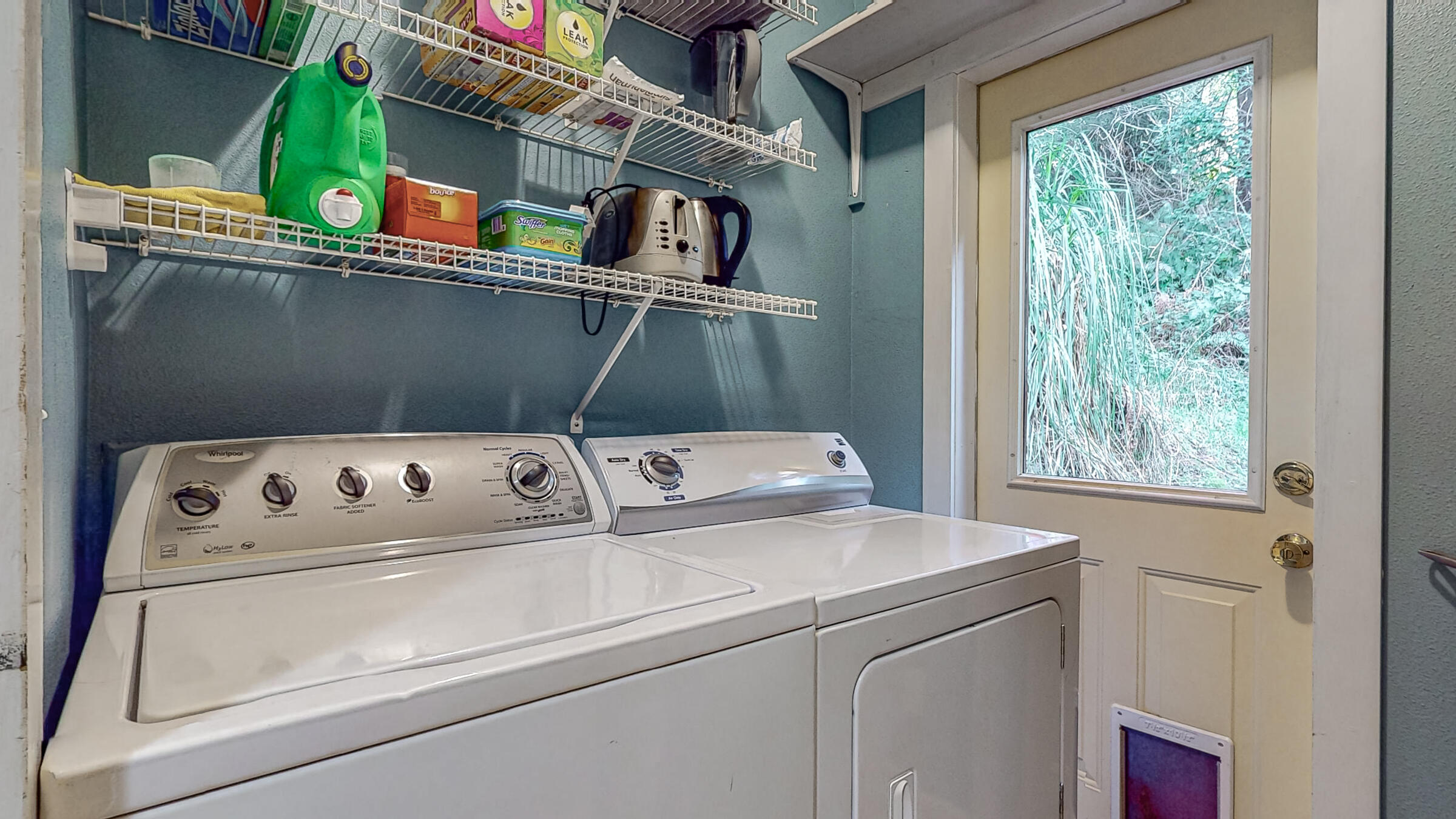 1272 Fickle Hill Road Arcata, CA 95521 - Photo 13 of 57 Laundry room