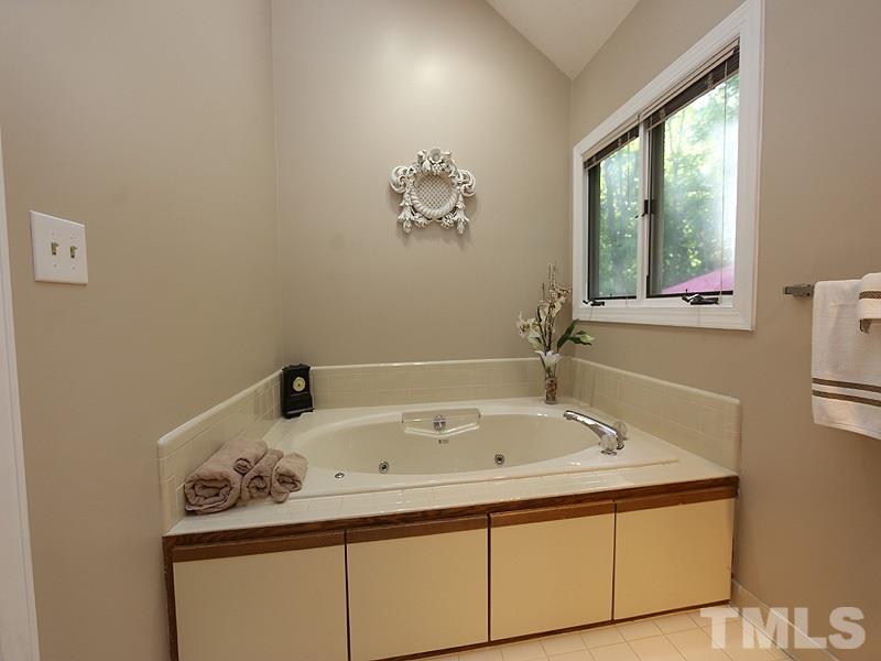 2805 Bishopgate Drive Raleigh, NC 27613 - Photo 15 of 25 Gallery Image 15