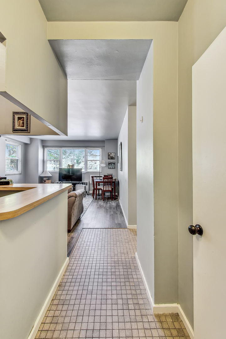 2909 North Sheridan Road, Unit 114 Chicago, IL 60657 - Photo 9 of 25