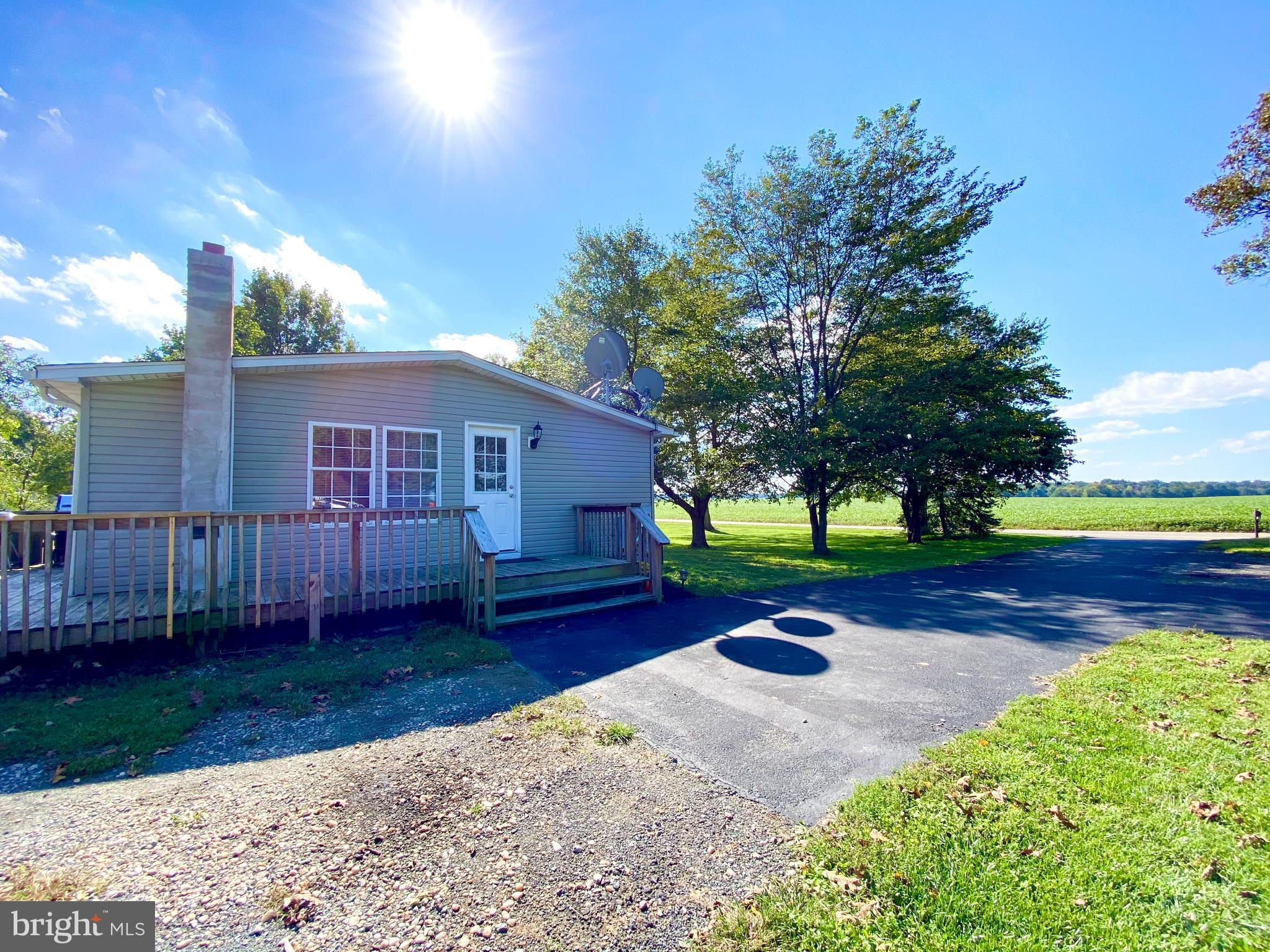 100 Christopher Road Warwick, MD 21912 - Photo 23 of 31 Large deck