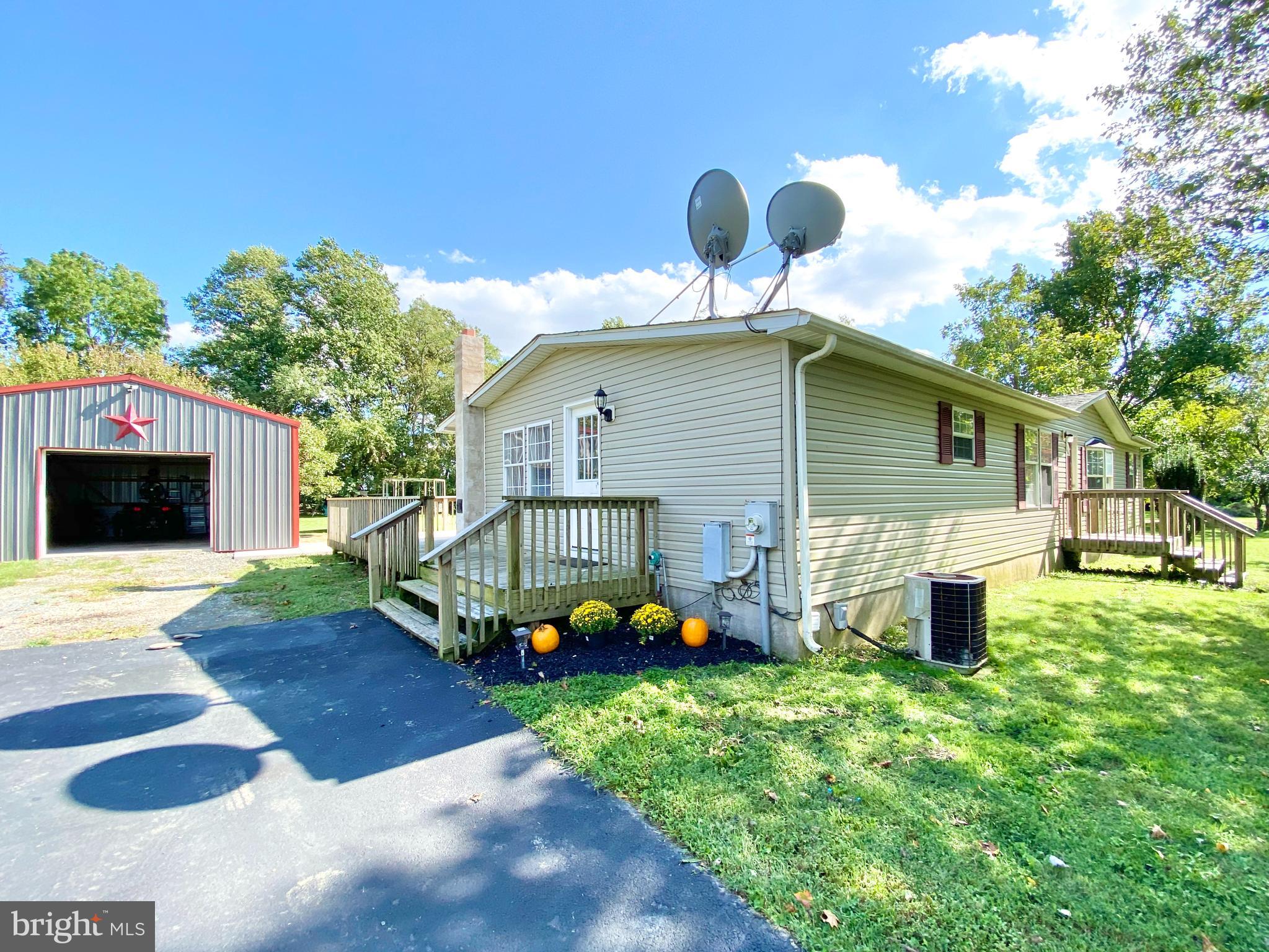 100 Christopher Road Warwick, MD 21912 - Photo 24 of 31 Side yard view