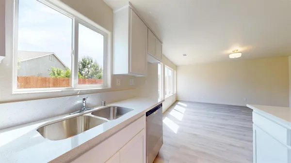 $594,950 | 5630 Landon Lane, Riverbank, CA 95367