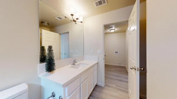 $594,950 | 5630 Landon Lane, Riverbank, CA 95367