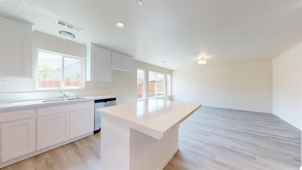 $594,950 | 5630 Landon Lane, Riverbank, CA 95367