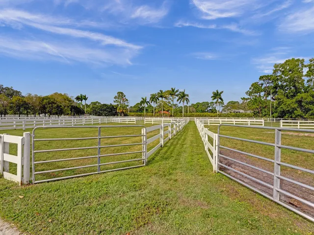 $2,350,000 | 3950 Horse Trail, Loxahatchee, FL 33470