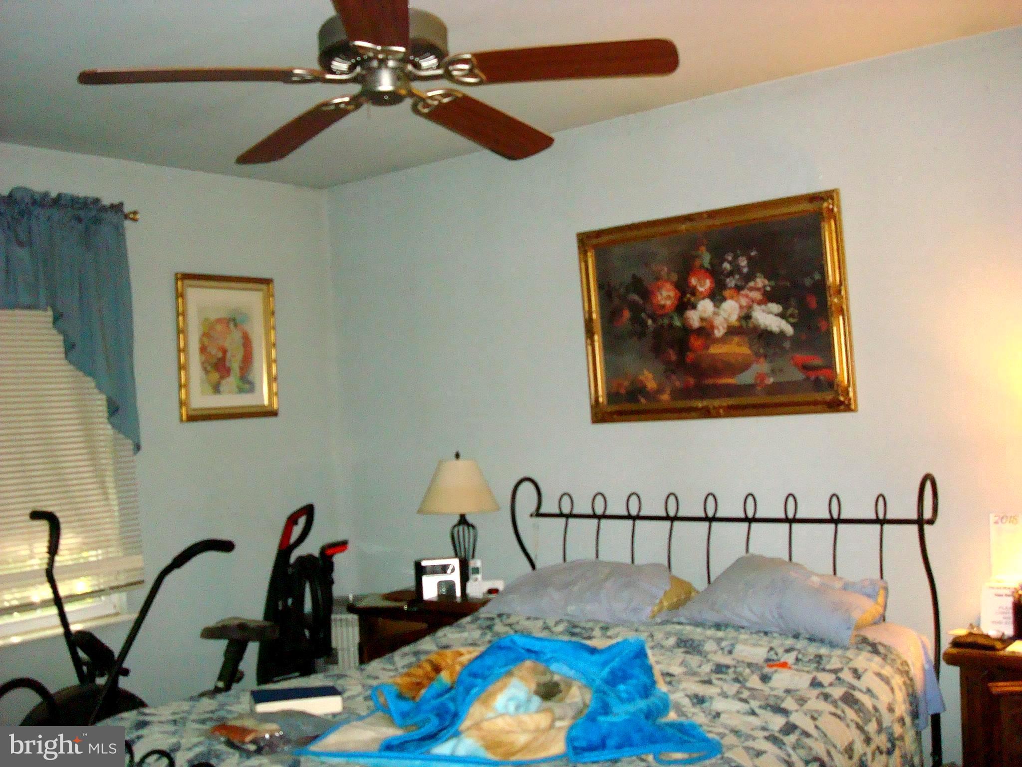 215 South Warwick Road Magnolia, NJ 08049 - Photo 9 of 23 Gallery Image 9