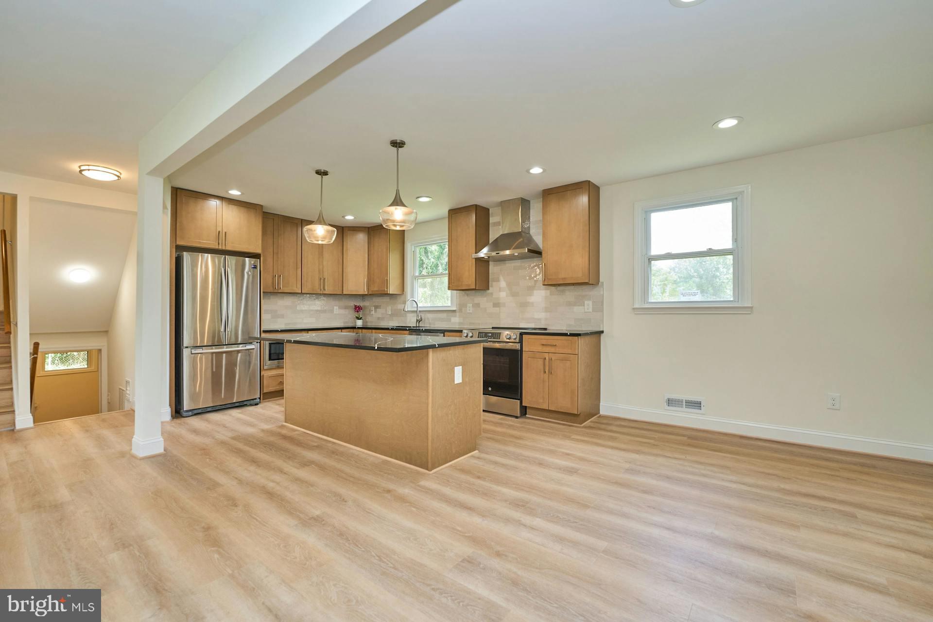 6710 Nicholson Road Falls Church, VA 22042 - Photo 9 of 36 Open concept